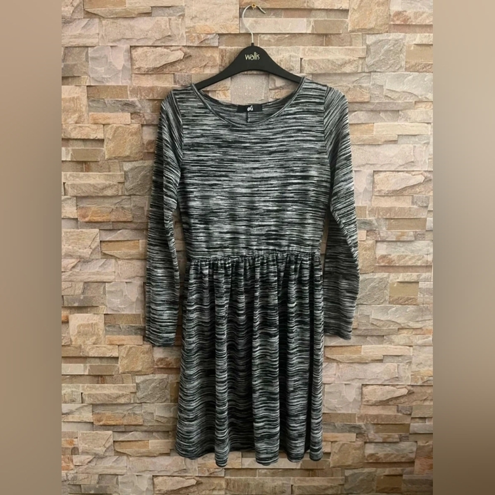Oli Black and Gray Long Sleeve Dress